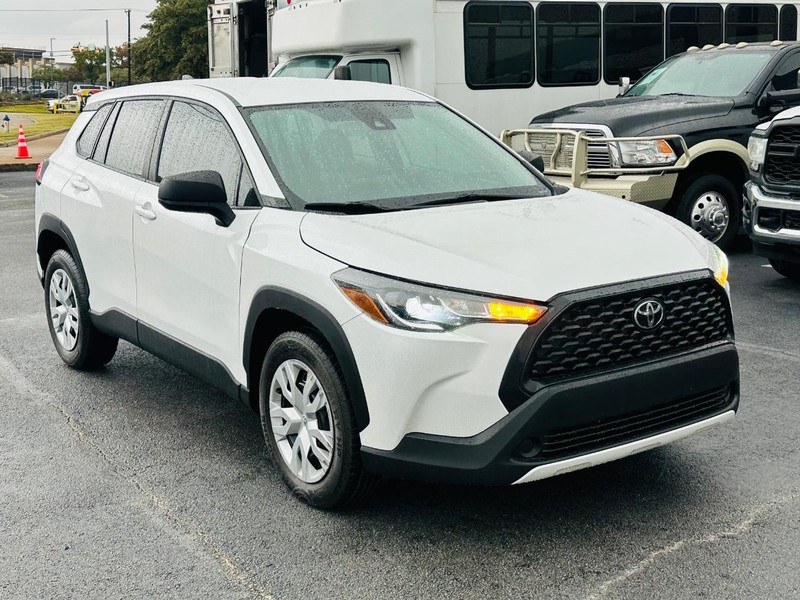 2022 Toyota Corolla Cross L photo 3