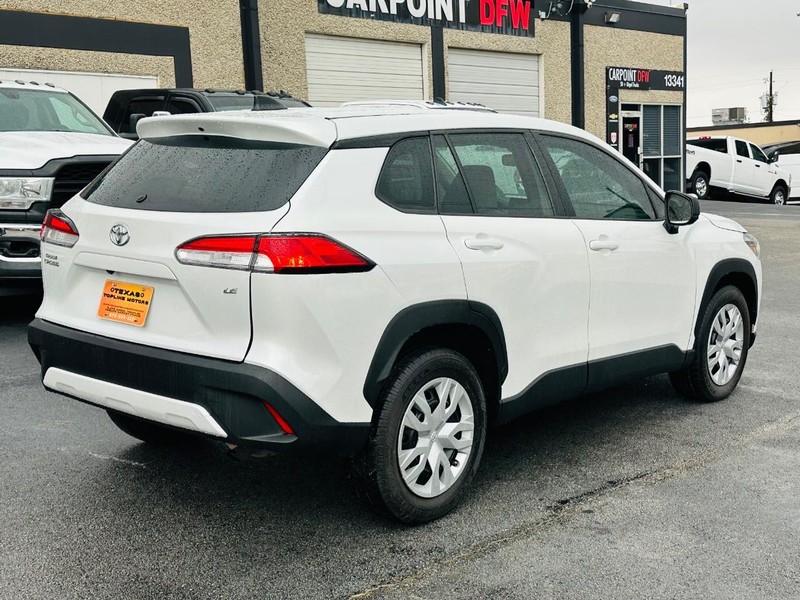 Toyota Corolla Cross Vehicle Full-screen Gallery Image 06