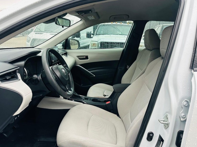 Toyota Corolla Cross Vehicle Full-screen Gallery Image 10