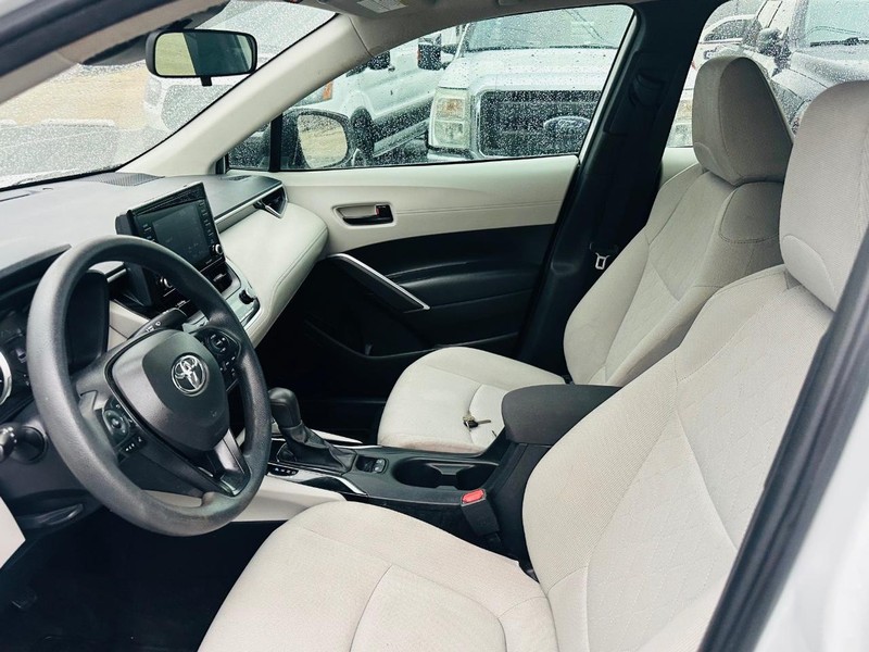 Toyota Corolla Cross Vehicle Full-screen Gallery Image 11