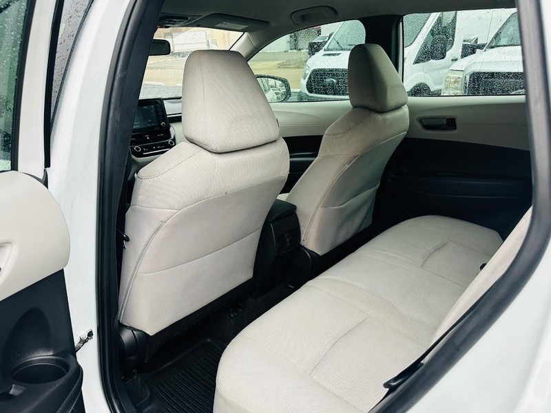 Toyota Corolla Cross Vehicle Full-screen Gallery Image 13