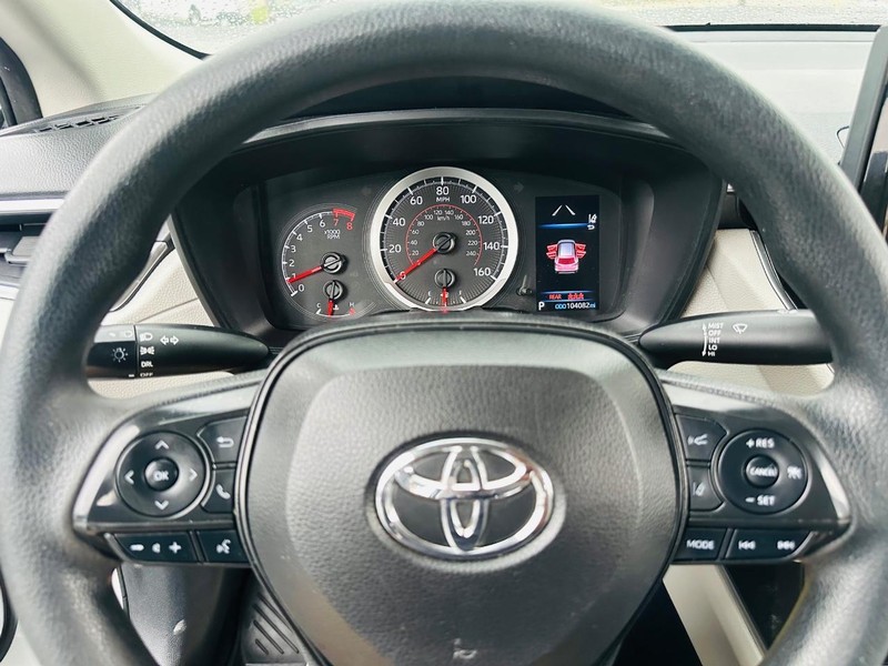 Toyota Corolla Cross Vehicle Full-screen Gallery Image 25