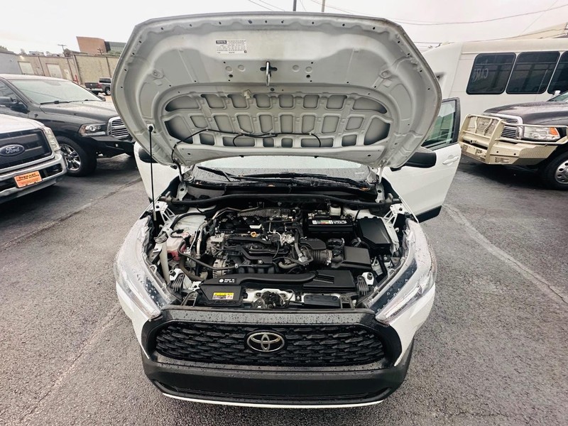 Toyota Corolla Cross Vehicle Full-screen Gallery Image 28