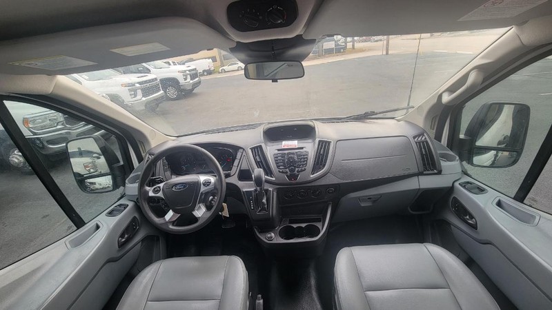 Ford Transit Passenger Wagon Vehicle Full-screen Gallery Image 13