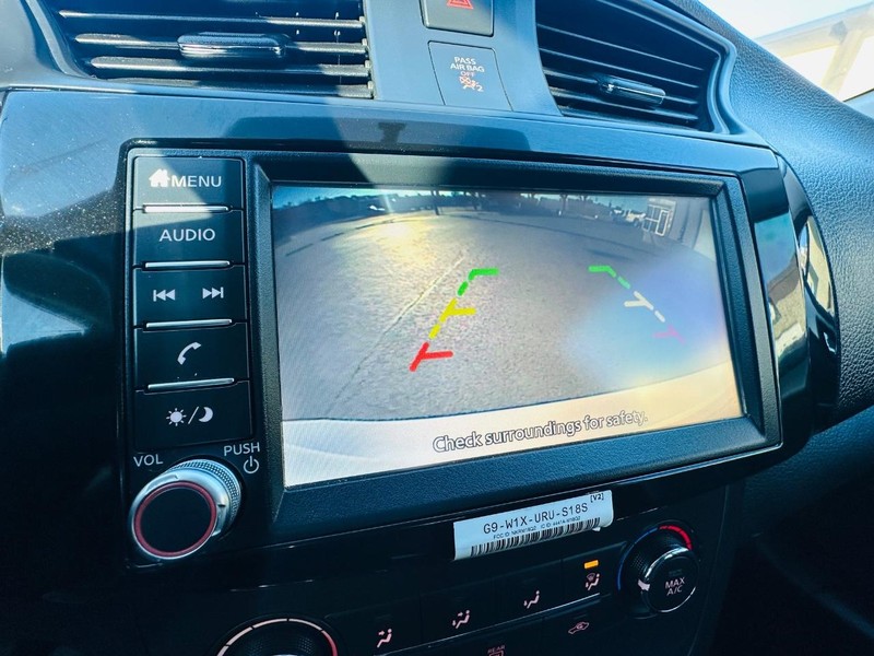 Nissan Sentra Vehicle Full-screen Gallery Image 18