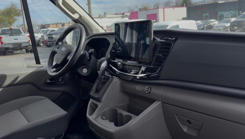 Ford Transit Passenger Wagon Vehicle Full-screen Gallery Image 08