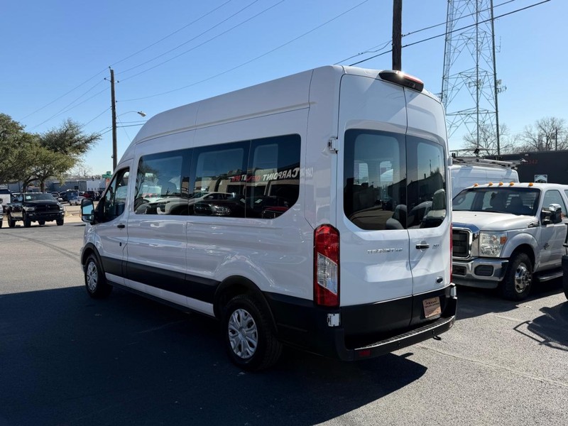 Ford Transit Passenger Wagon Vehicle Full-screen Gallery Image 12