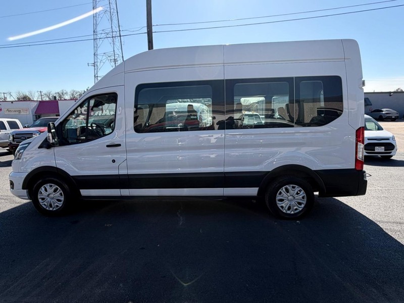 Ford Transit Passenger Wagon Vehicle Full-screen Gallery Image 14