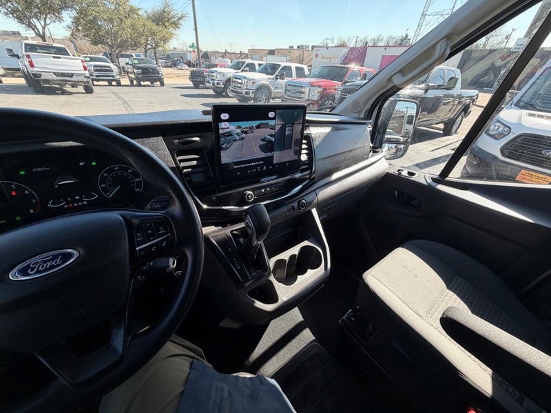 Ford Transit Passenger Wagon Vehicle Full-screen Gallery Image 19