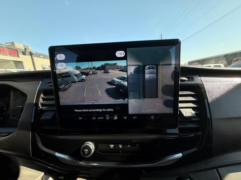 Ford Transit Passenger Wagon Vehicle Full-screen Gallery Image 20