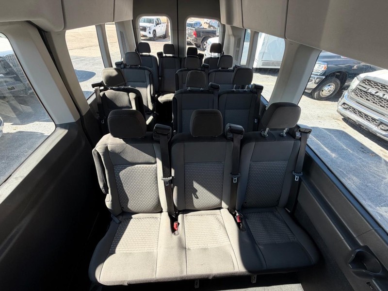 Ford Transit Passenger Wagon Vehicle Full-screen Gallery Image 21