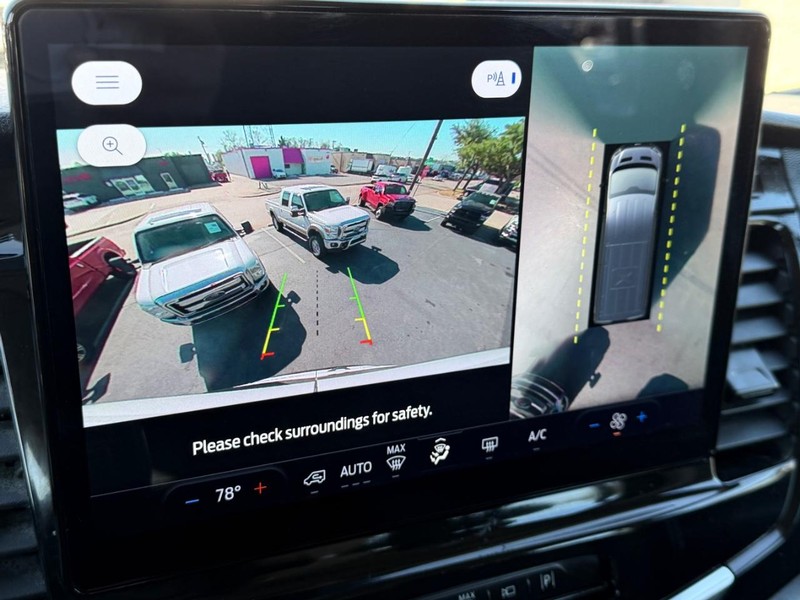 Ford Transit Passenger Wagon Vehicle Full-screen Gallery Image 27