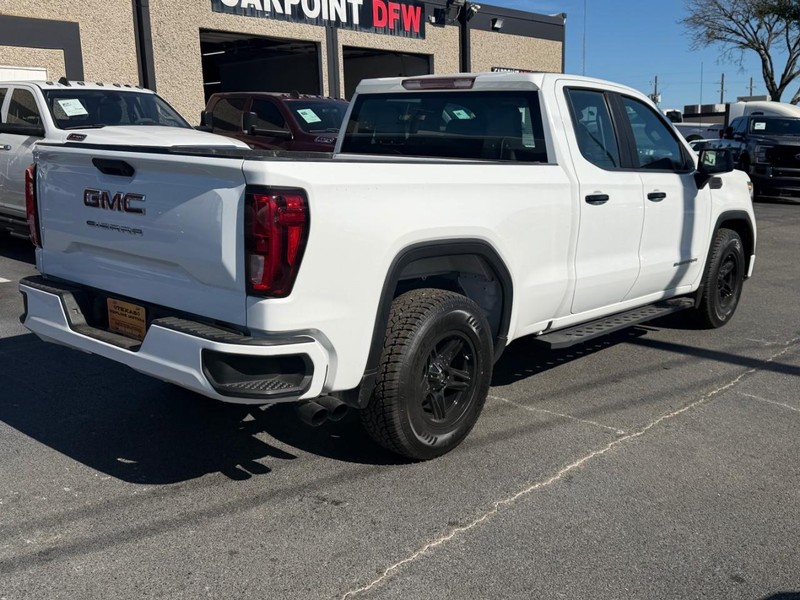 GMC Sierra 1500 Vehicle Full-screen Gallery Image 11