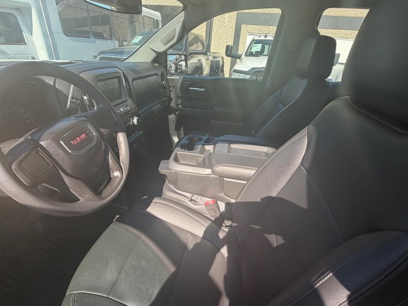 GMC Sierra 1500 Vehicle Full-screen Gallery Image 15