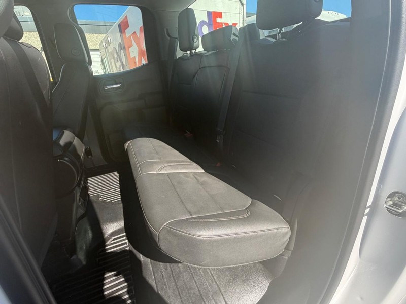 GMC Sierra 1500 Vehicle Full-screen Gallery Image 19