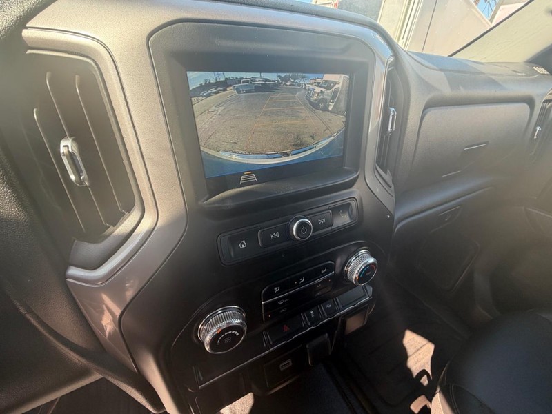 GMC Sierra 1500 Vehicle Full-screen Gallery Image 23