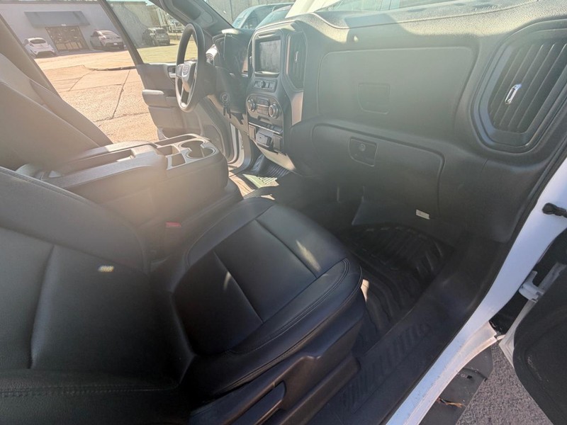 GMC Sierra 1500 Vehicle Full-screen Gallery Image 26