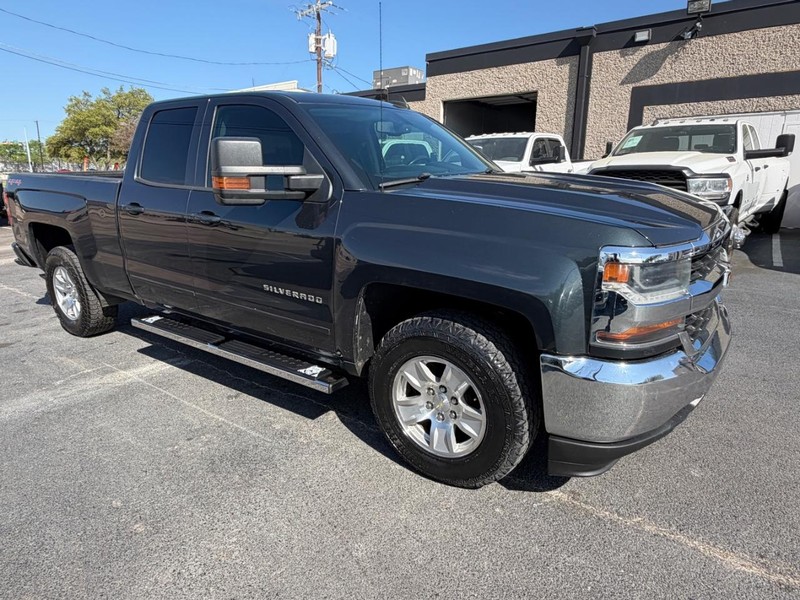 Chevrolet Silverado 1500 Vehicle Full-screen Gallery Image 10