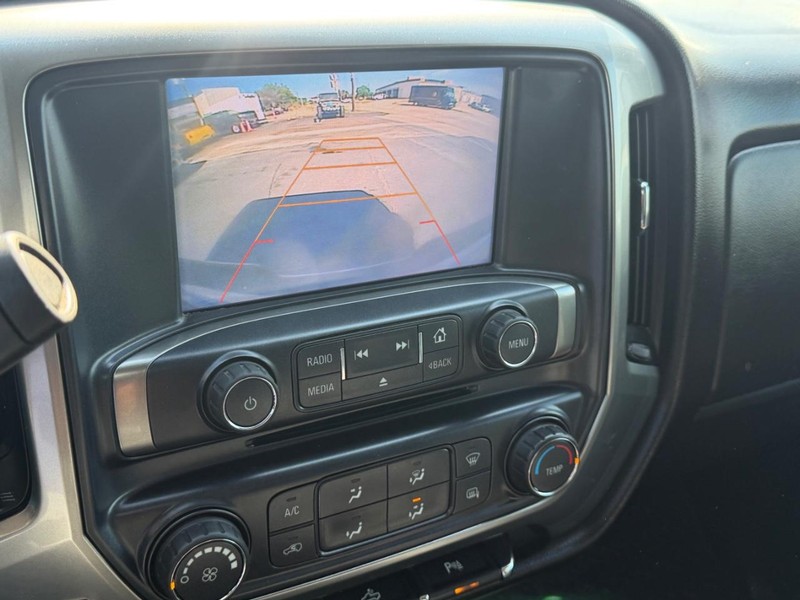 Chevrolet Silverado 1500 Vehicle Full-screen Gallery Image 23