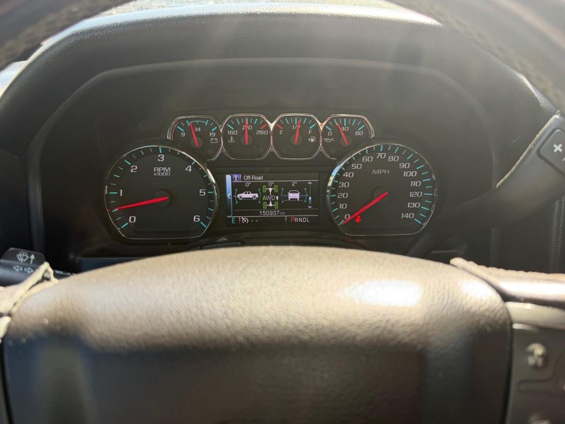 Chevrolet Silverado 1500 Vehicle Full-screen Gallery Image 25