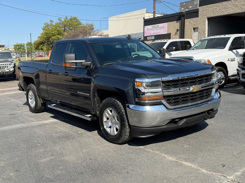 Undefined   Vehicle Full-screen Gallery Image 03