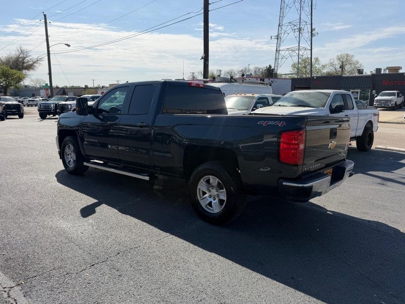 Undefined   Vehicle Full-screen Gallery Image 06