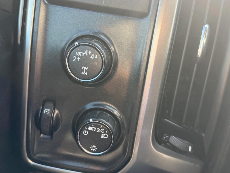 Undefined   Vehicle Full-screen Gallery Image 24