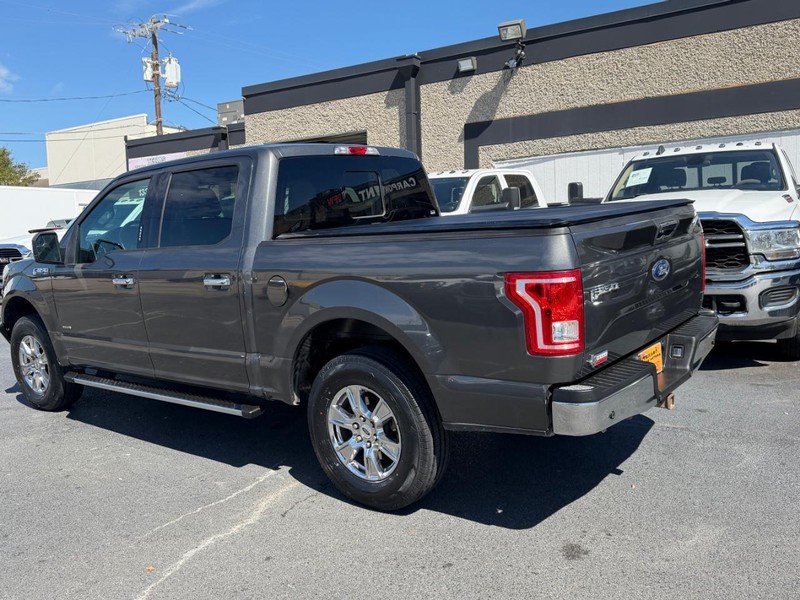 Ford F-150 Vehicle Full-screen Gallery Image 03