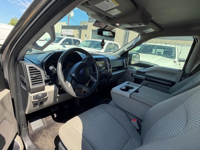 Ford F-150 Vehicle Full-screen Gallery Image 05