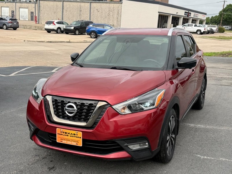 Nissan Kicks Vehicle Full-screen Gallery Image 03