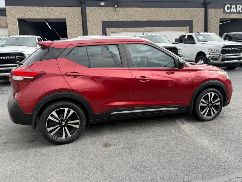 Nissan Kicks Vehicle Full-screen Gallery Image 06