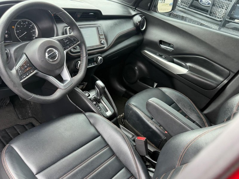 Nissan Kicks Vehicle Full-screen Gallery Image 12