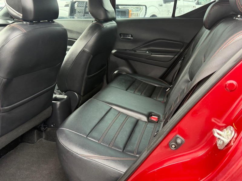 Nissan Kicks Vehicle Full-screen Gallery Image 13