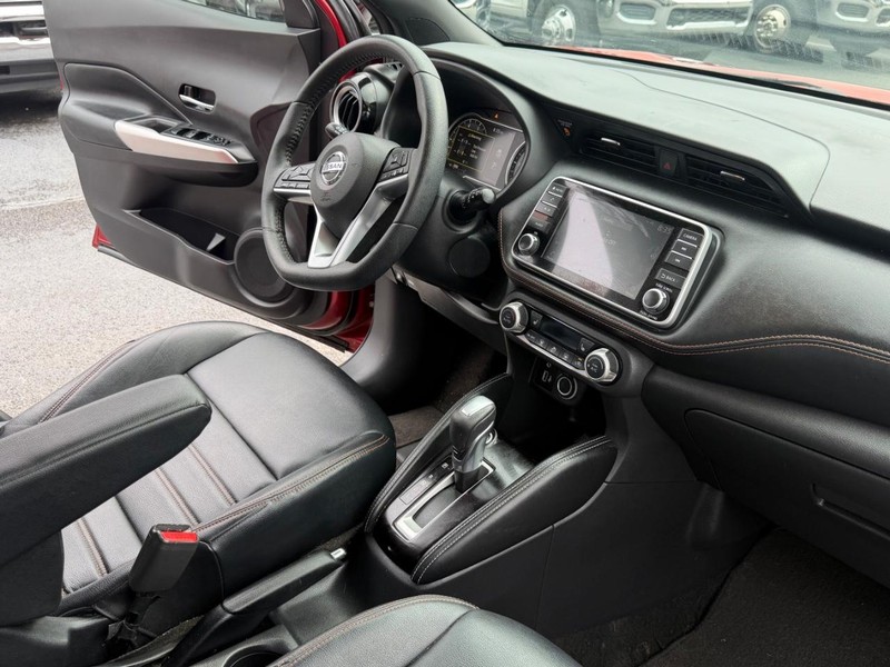 Nissan Kicks Vehicle Full-screen Gallery Image 19