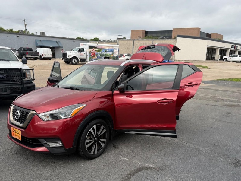 Nissan Kicks Vehicle Full-screen Gallery Image 21