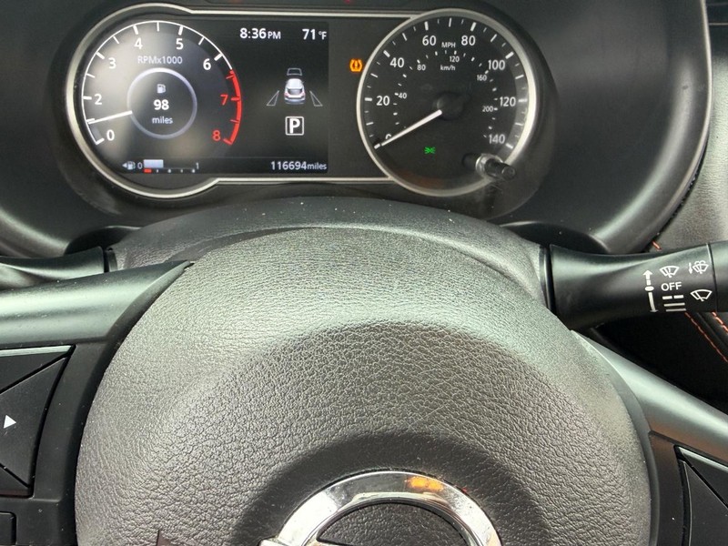 Nissan Kicks Vehicle Full-screen Gallery Image 23