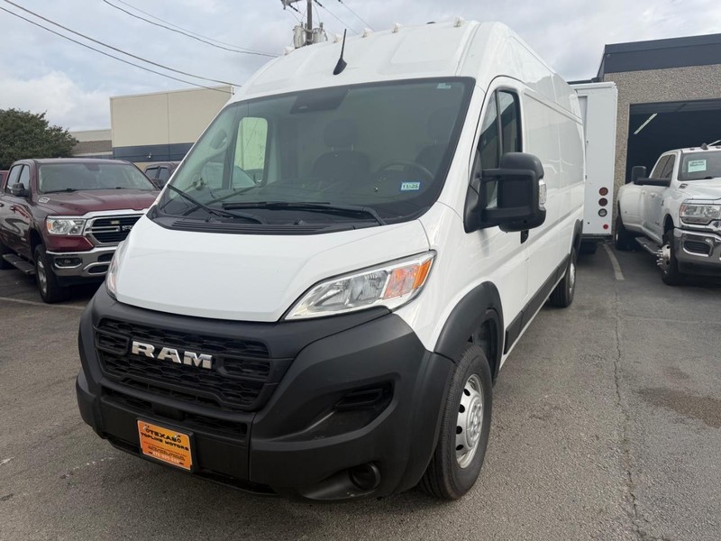 Ram ProMaster Cargo Van Vehicle Full-screen Gallery Image 02