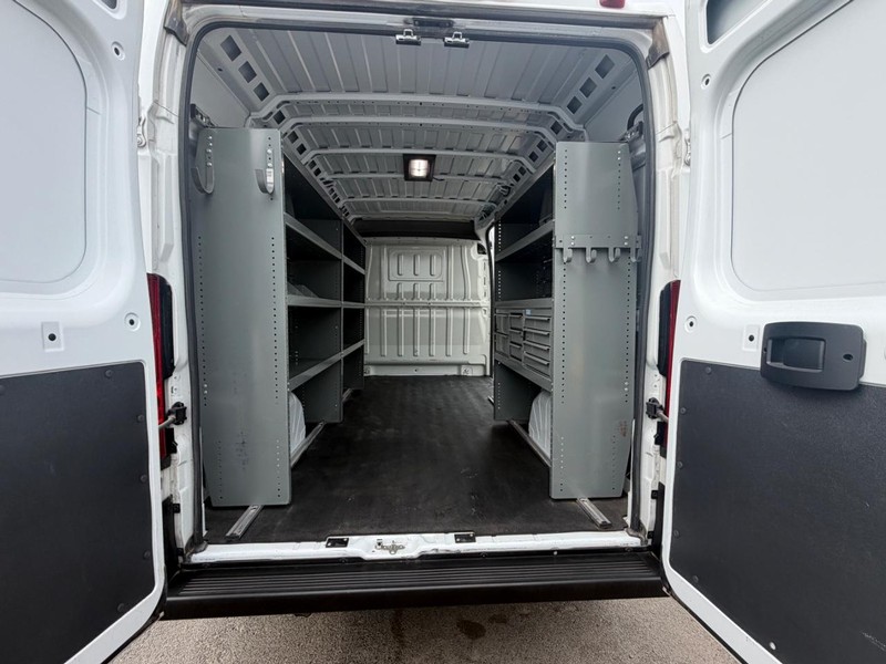 Ram ProMaster Cargo Van Vehicle Full-screen Gallery Image 03