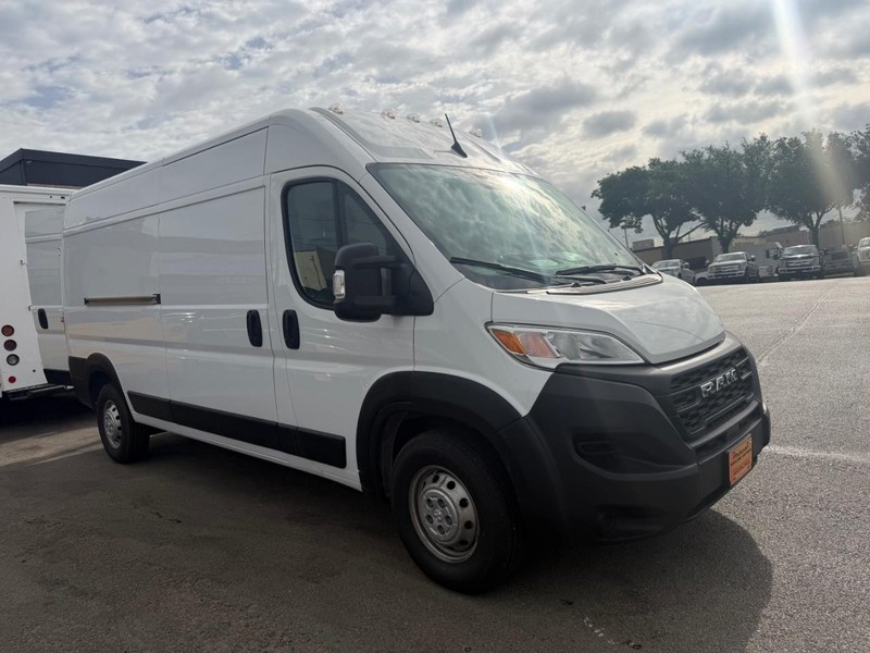Ram ProMaster Cargo Van Vehicle Full-screen Gallery Image 05