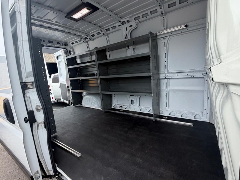 Ram ProMaster Cargo Van Vehicle Full-screen Gallery Image 06