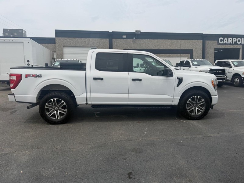 Ford F-150 Vehicle Full-screen Gallery Image 01
