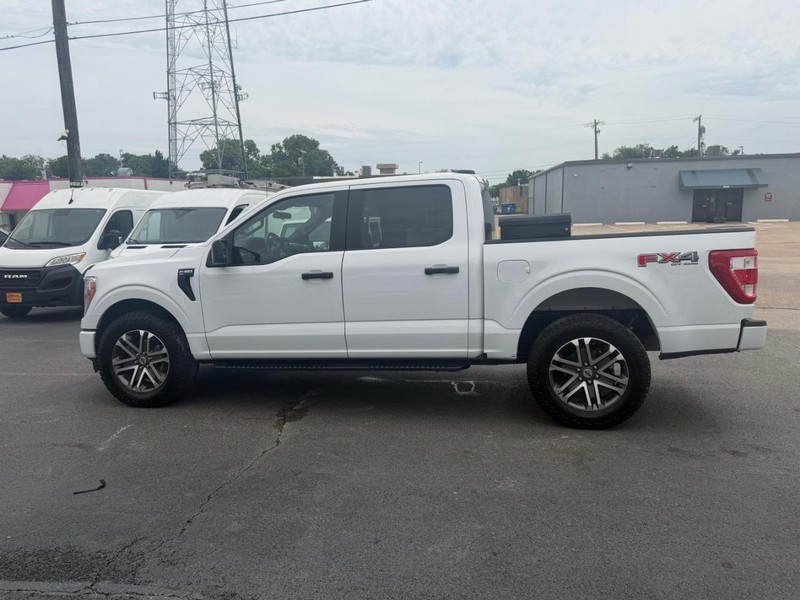 Ford F-150 Vehicle Full-screen Gallery Image 02