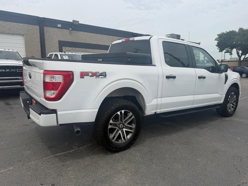 Ford F-150 Vehicle Full-screen Gallery Image 03