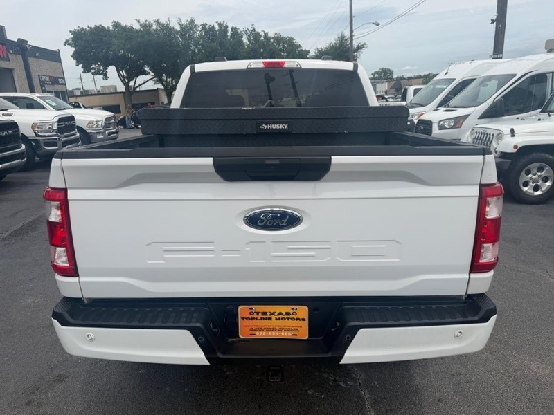 Ford F-150 Vehicle Full-screen Gallery Image 08