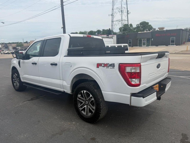 Ford F-150 Vehicle Full-screen Gallery Image 10