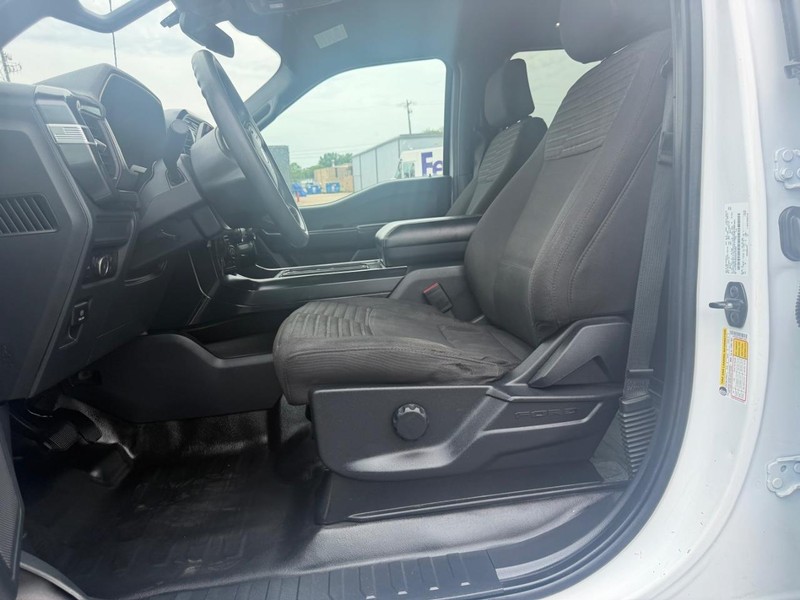 Ford F-150 Vehicle Full-screen Gallery Image 11