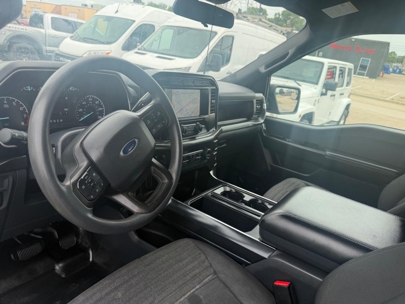Ford F-150 Vehicle Full-screen Gallery Image 12