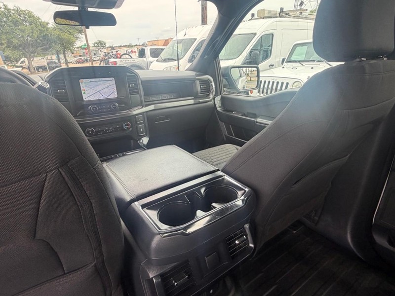 Ford F-150 Vehicle Full-screen Gallery Image 14
