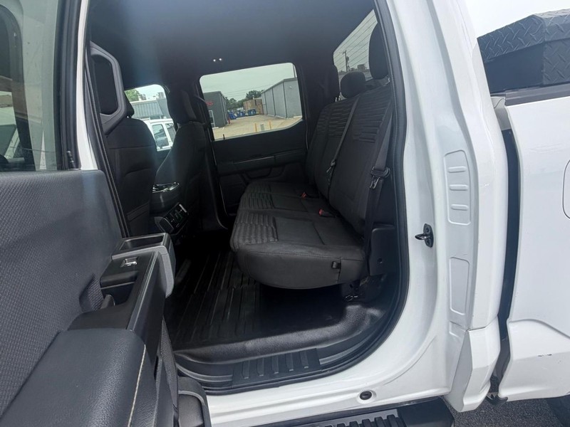 Ford F-150 Vehicle Full-screen Gallery Image 15