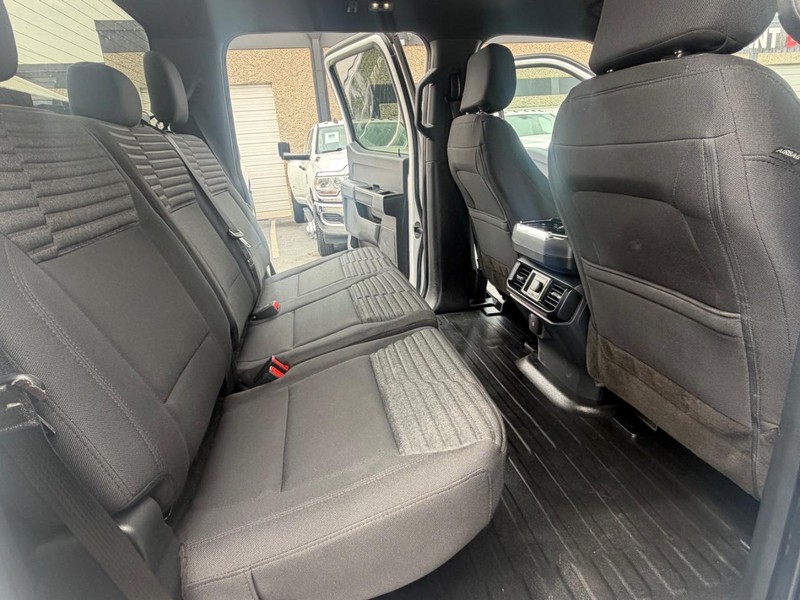 Ford F-150 Vehicle Full-screen Gallery Image 17